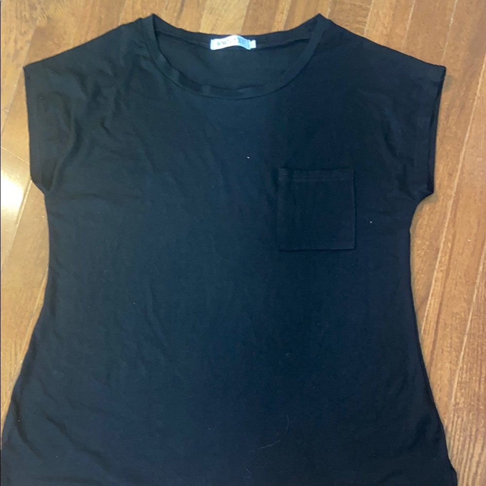 Women’s T Shirt EUC Never Worn